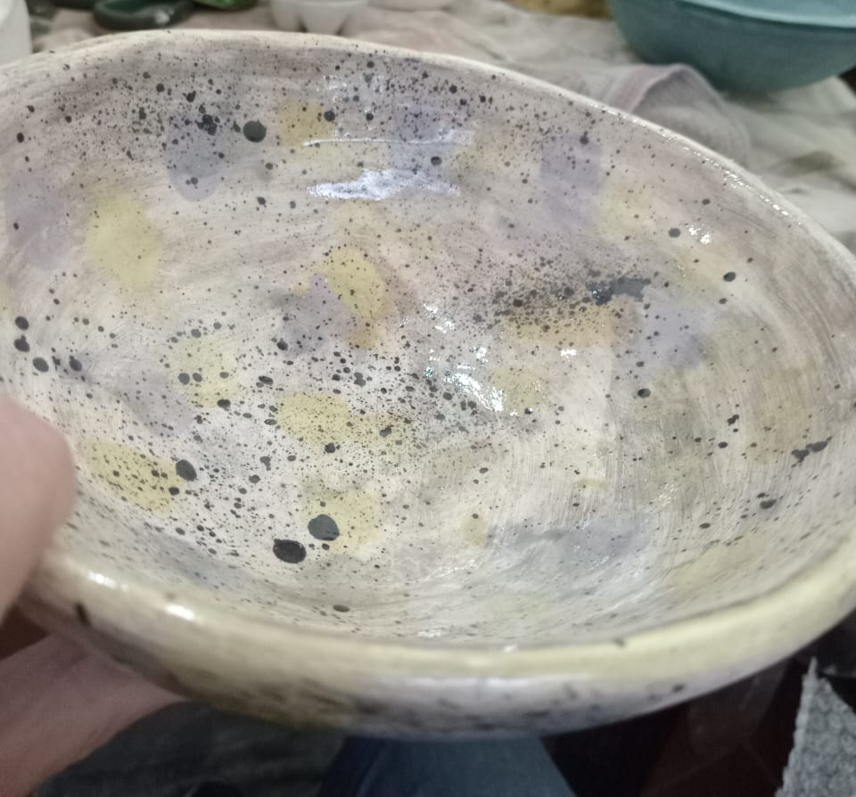 Plato con tecnica de salpicado
