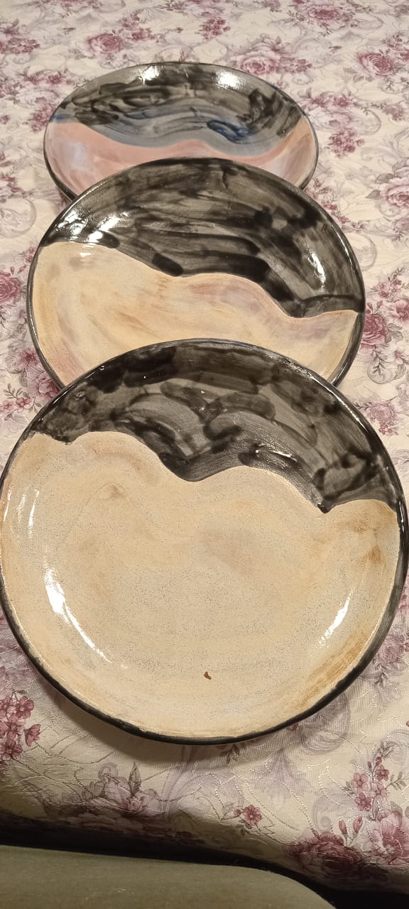 Juego de platos negro y natural