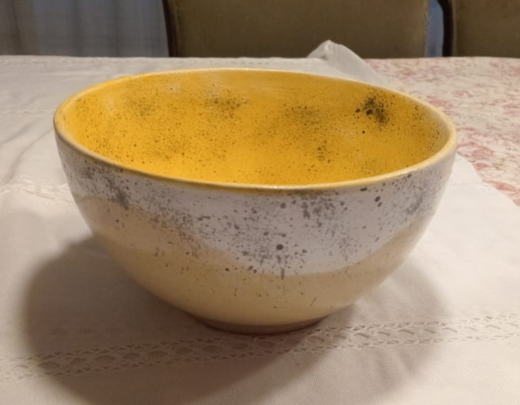 Ensaladera amarrila